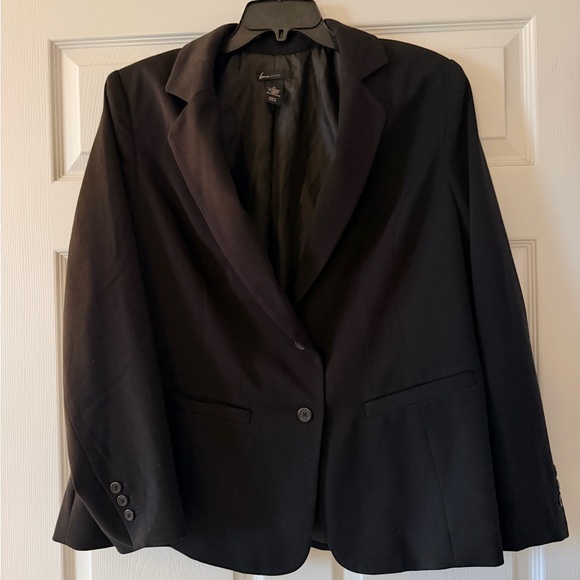 Lane Bryant Jackets & Blazers - Lane Bryant Elegant Black Suit Jacket
